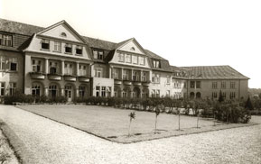 Krankenhaus Gilead, 1950er Jahre, der frühere Haupteingang auf der Talseite