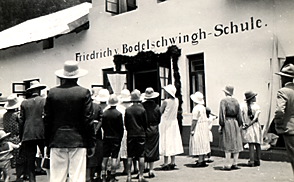 Einweihung der Friedrich v. Bodelschwingh-Schule in Luandai, 1931.