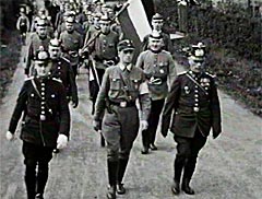 Umzug zum „Tag der nationalen Arbeit” am 1. Mai 1933 in Bethel. Deutschnationale und Nationalsozialisten Seite an Seite.