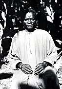 Pastor Andrea Kajereo. 1906 getauft, übernahm er die missionarische Arbeit in Bukoba. 1929 wurde er von Ernst Johanssen ordiniert.